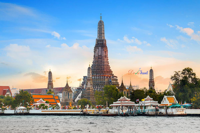 Du lịch Hà Nội Thái Lan: Chùa Wat arun